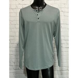 Cuts Men’s Gray AO Long Sleeve Henley Curve-Hem Tee (Size L)